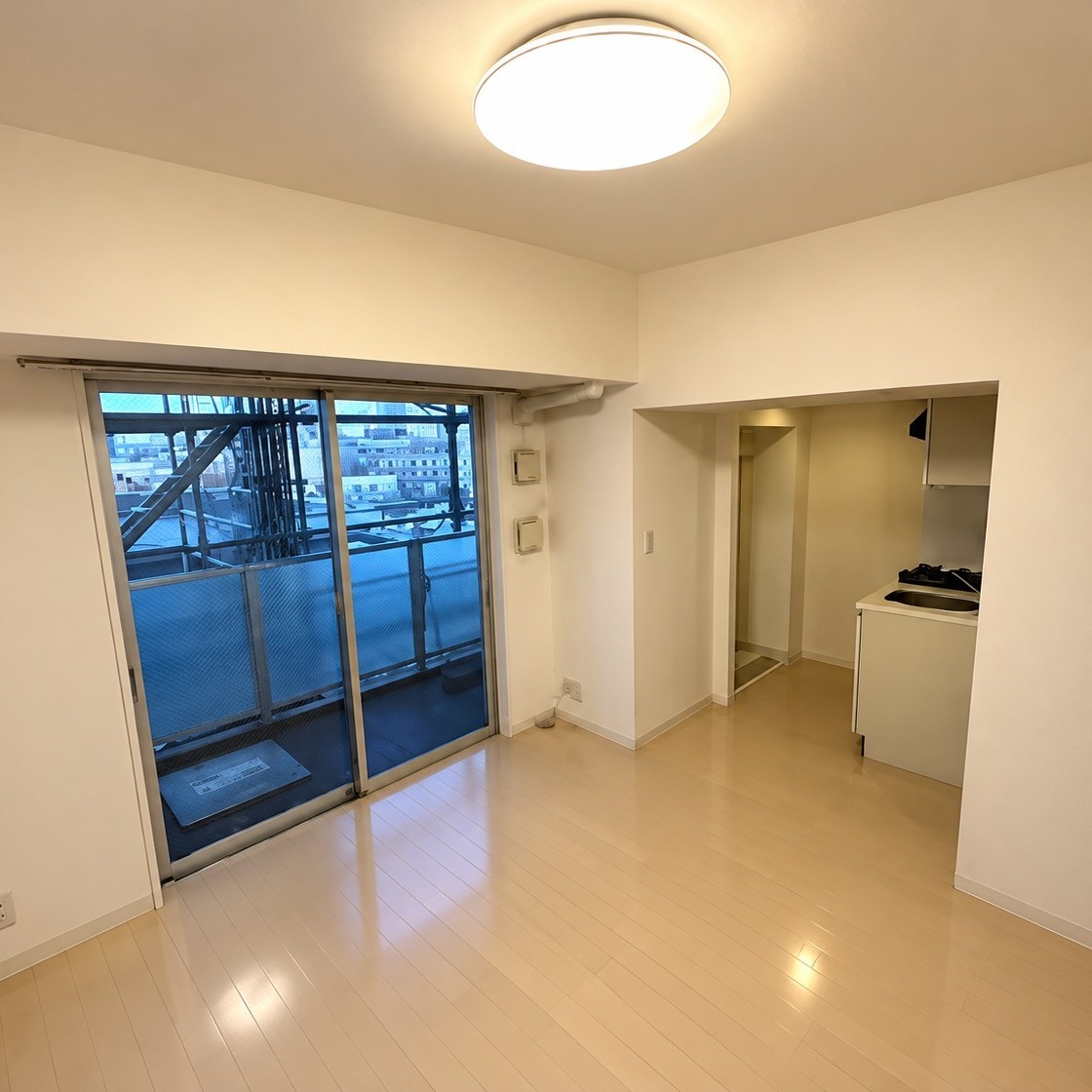 ダイナシティ西新宿 702｜21.97㎡ SOHO办公室・首年月租150,000日元
